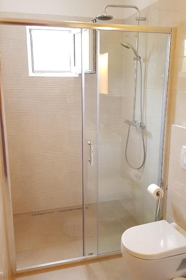 Apartments With A Parking Space Kastel Stafilic, Kastela - 16086 외부 사진