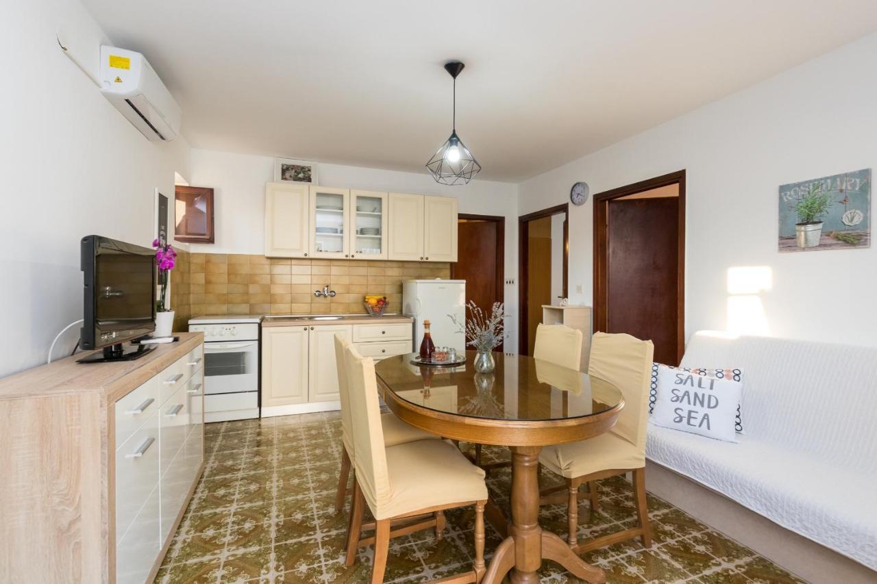 Apartments With A Parking Space Kastel Stafilic, Kastela - 16086 외부 사진